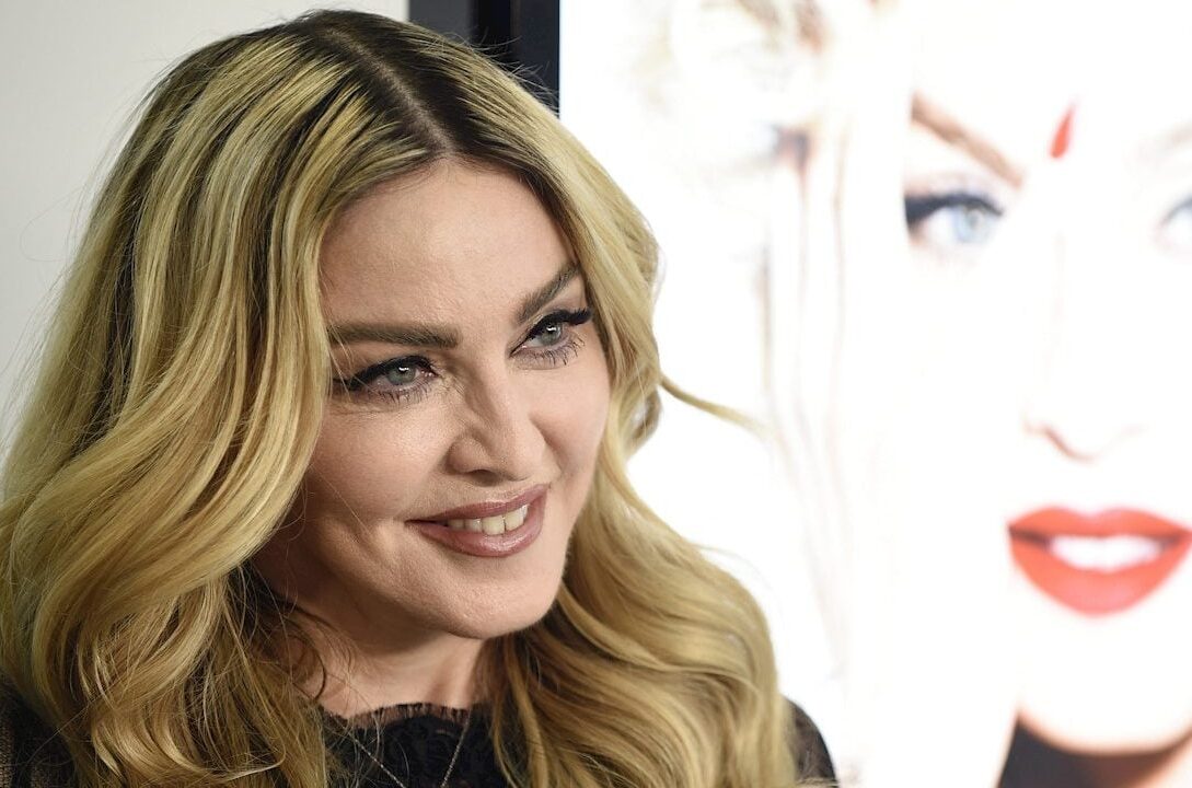 Madonna vuelve a la escena musical con un nuevo álbum en 2026 y una asociación estratégica con Warner Music que revive su legado artístico.