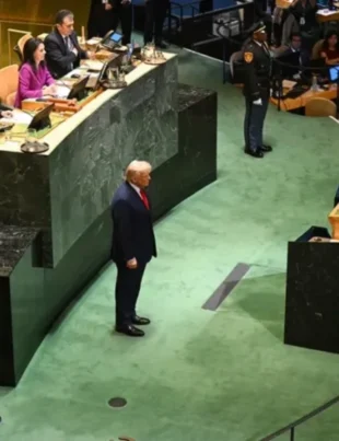 "Trump sostiene un giro político crítico al considerar la creación del Estado palestino como un 'obsequio' a Hamas, generando inquietud en el Medio Oriente"