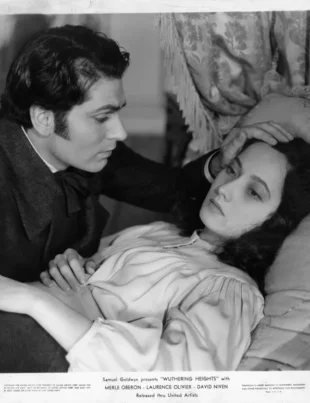"Éxito sin precedentes para 'Cumbres Borrascosas': La polémica adaptación cinematográfica desata una tormenta de ventas en el libro de Emily Brontë"