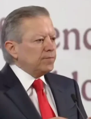 "La polémica reforma a la Ley de Amparo: Zaldívar rechaza duramente las objeciones y defiende su proyecto como 'un paso adelante para fortalecer la justicia'"