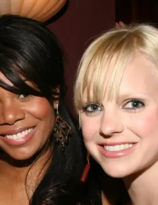 "La Comedia de la Miedo: ¿Qué Nuevas Carcajadas Trae la Próxima Película de 'Scary Movie' con Anna Faris y Regina Hall al Vuelo"