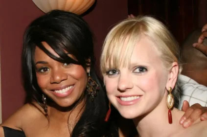 "La Comedia de la Miedo: ¿Qué Nuevas Carcajadas Trae la Próxima Película de 'Scary Movie' con Anna Faris y Regina Hall al Vuelo"