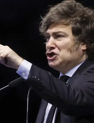 "La alianza improbable: Milei anticipa un golpe económico tras reunirse con Trump en la cumbre más esperada"