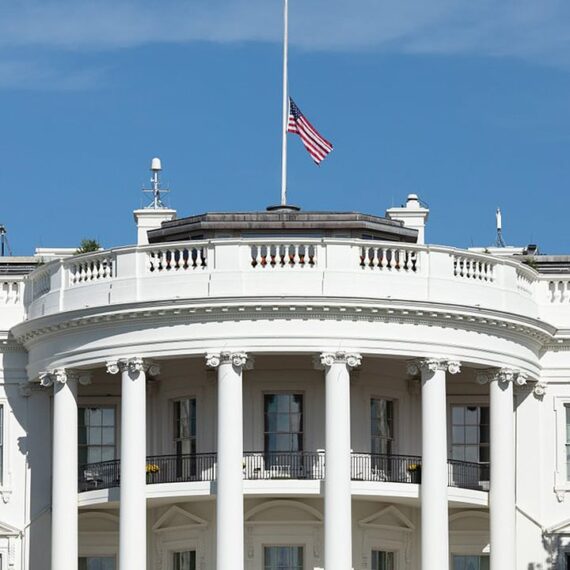 Divide et Impera: La Fractura en el Rango del Poder en EE. UU.